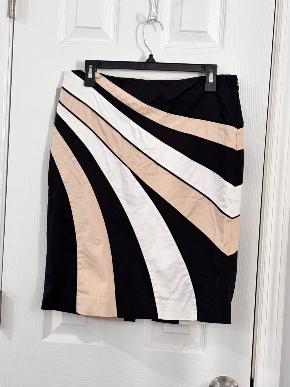 🐞White House Black Market Black, Cream & Tan Spiral Panel Mini Skirt - Picture 2 of 10